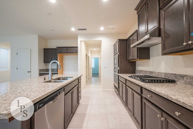 Building Photo - Newer East Clovis Home, 4BR/2BA, with Solar - built in 2023, Lots of Amenities!