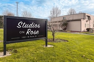 Building Photo - Studios On Rose