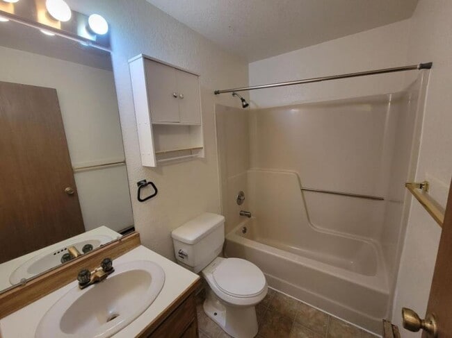 Building Photo - 4 bedroom in Billings MT 59101