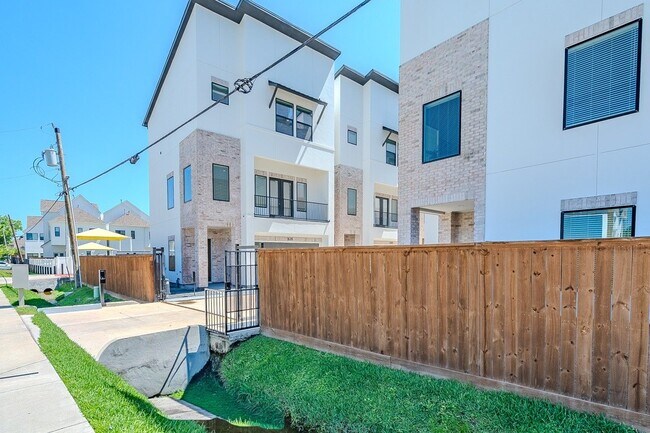 Building Photo - 1620 Ojeman Rd