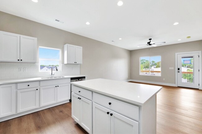 Building Photo - 359 Turnpike Rd