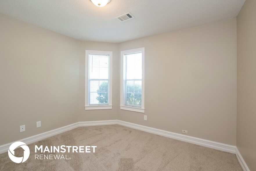 Building Photo - 83 Prestwick Dr