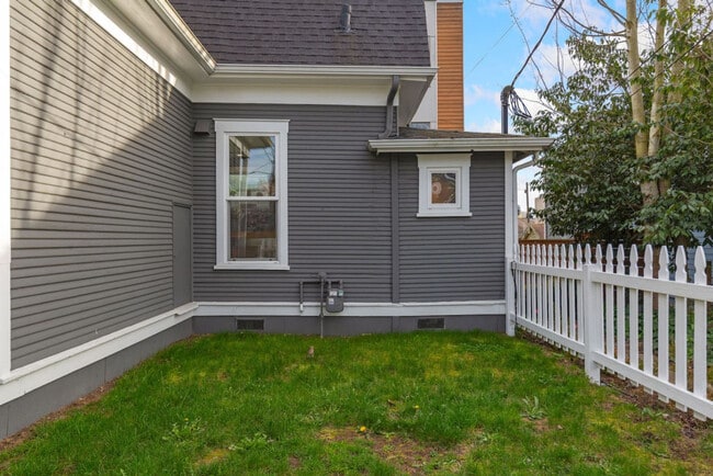 Building Photo - 2749 NW 65th St