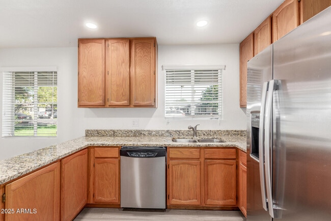 Building Photo - 5306 N 8th Ave