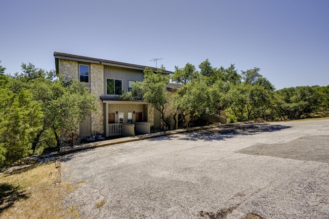 Building Photo - 801D Grassy Knoll