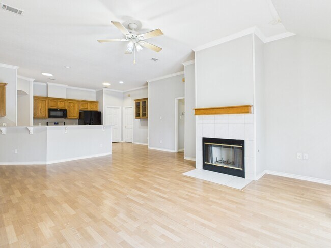 Building Photo - 3203 Von Trapp Ln
