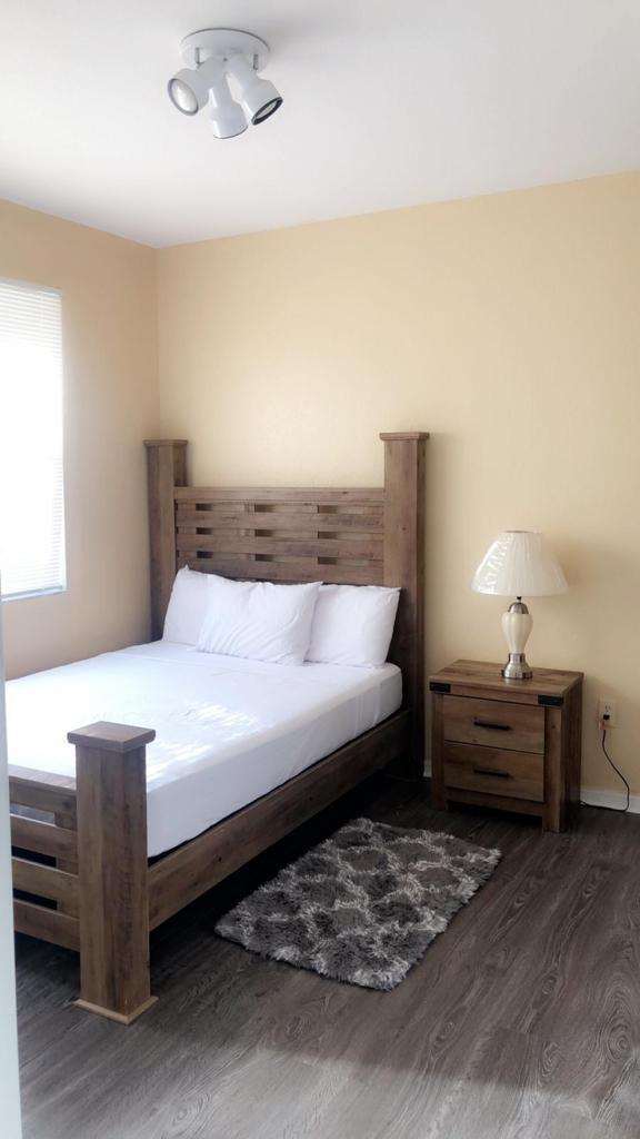 Building Photo - 3005 NW 30th Ave