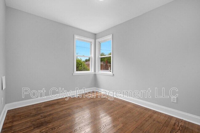 Building Photo - 4902 Gilray Dr