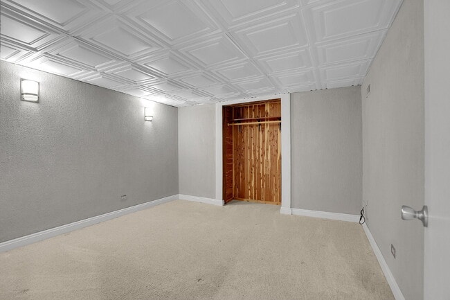 Building Photo - $2,795.00 - $300 OFF First Months' Rent - 5 Bedrooms, 2 Bathrooms, Single Family Home in Broomfie...