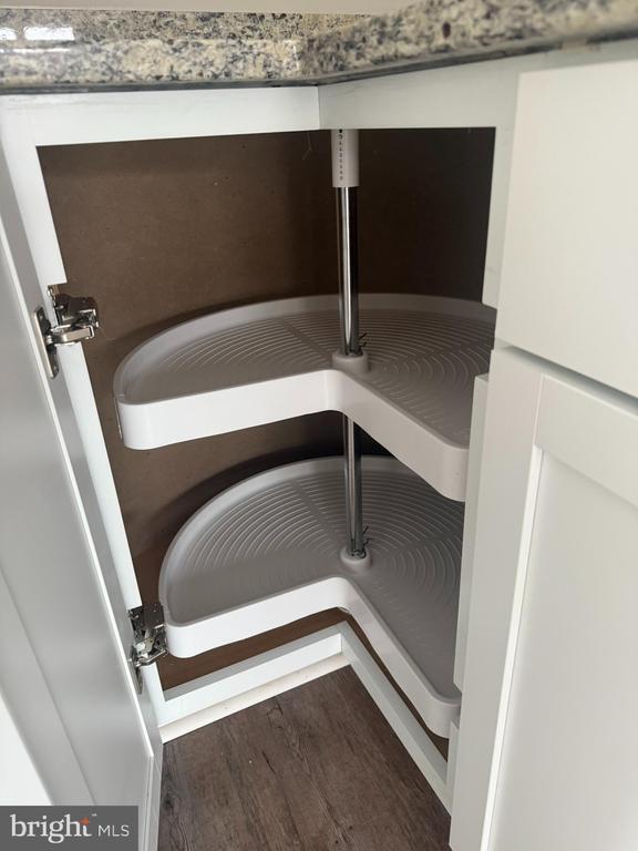 Building Photo - 108 McCormick St