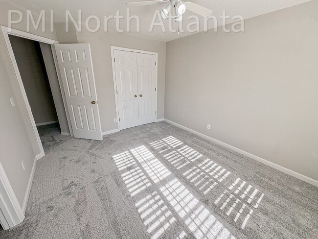 Building Photo - Beauftiful 4-bedroom in Suwanee