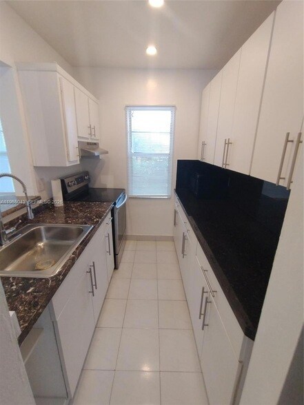 Building Photo - 2225 Polk St