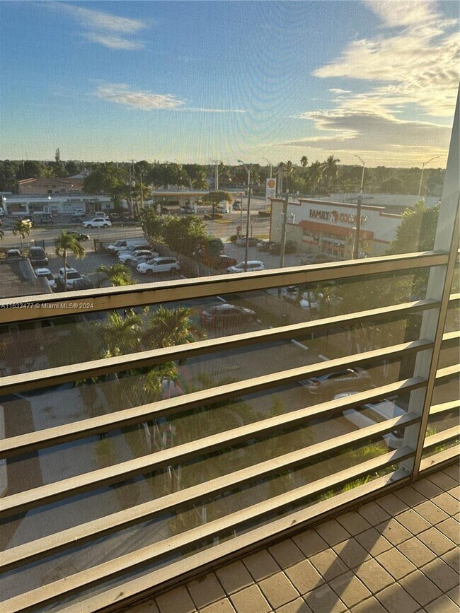 Building Photo - 6575 W 4th Ave