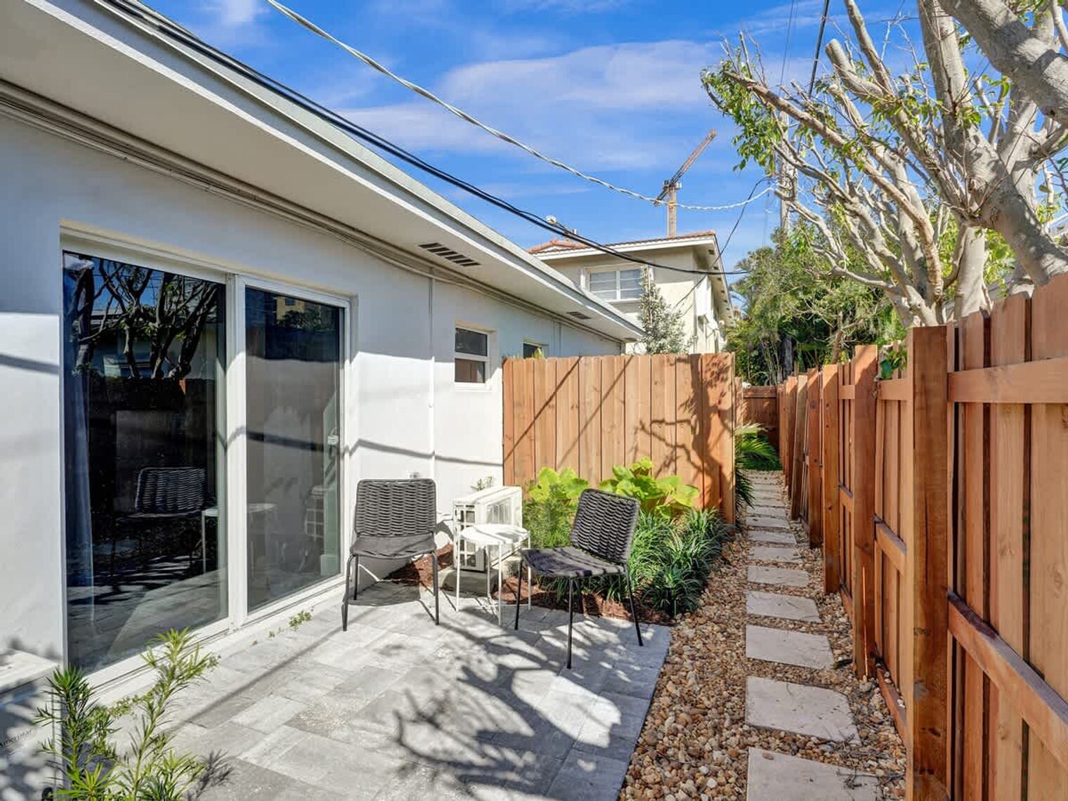 Building Photo - 3208 NE 9th St