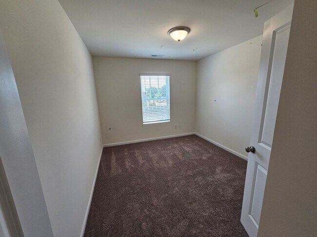 Building Photo - 6031 Rizer Dr
