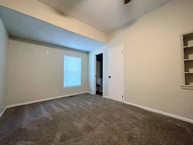 Building Photo - Spacious 3-Bedroom, 1.5 Bathroom Home