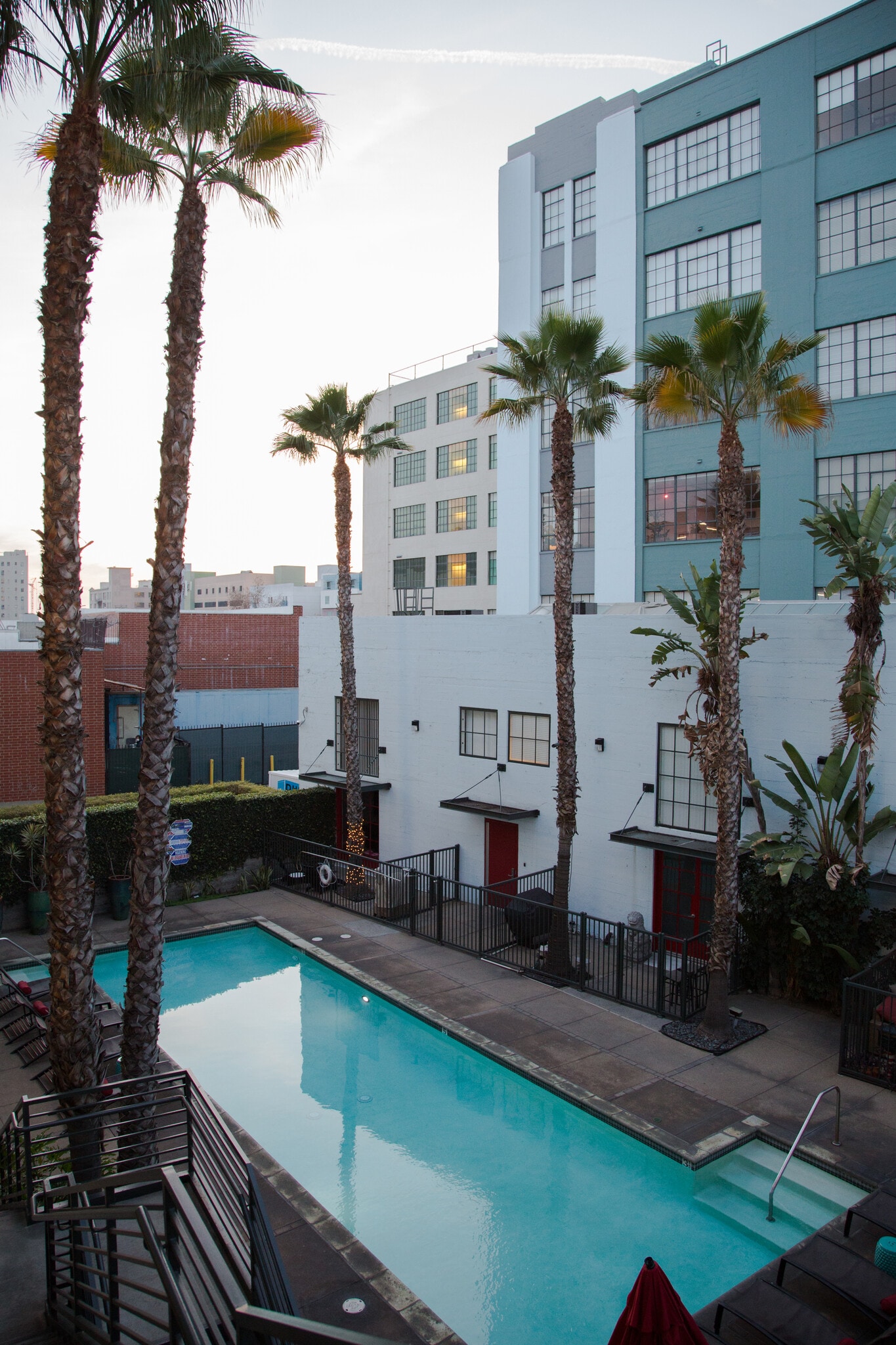 Building Photo - 420 S San Pedro St