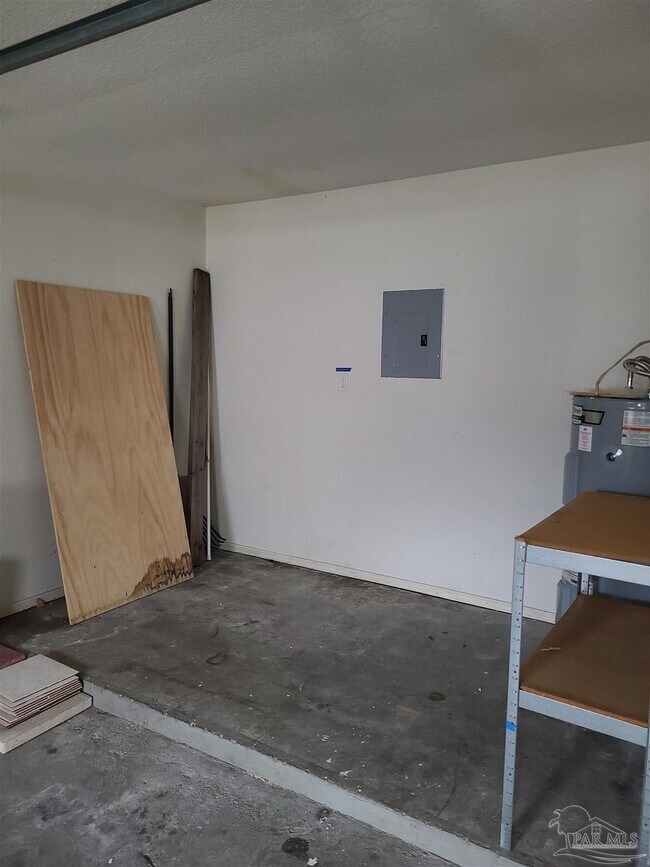 Building Photo - 112 Mirabelle Cir
