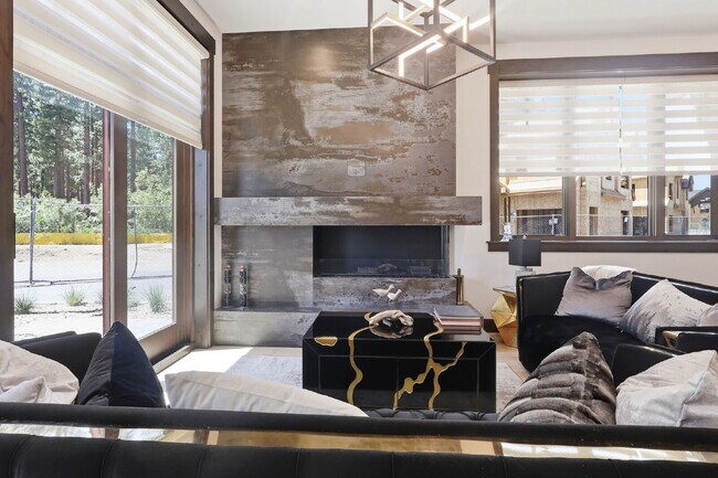 Building Photo - Luxury Lakefront Complex on Beach Club