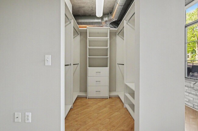 Building Photo - 315 2nd St