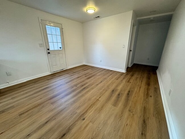 Building Photo - Gorgeous 3+2 home in Glassell Park!
