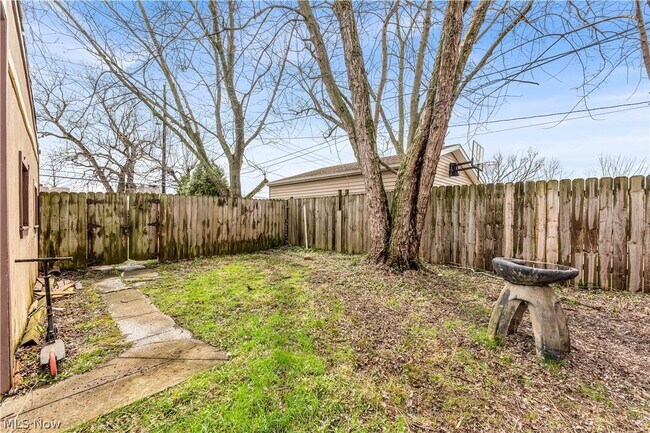 Building Photo - 2225 Oak Park Ave