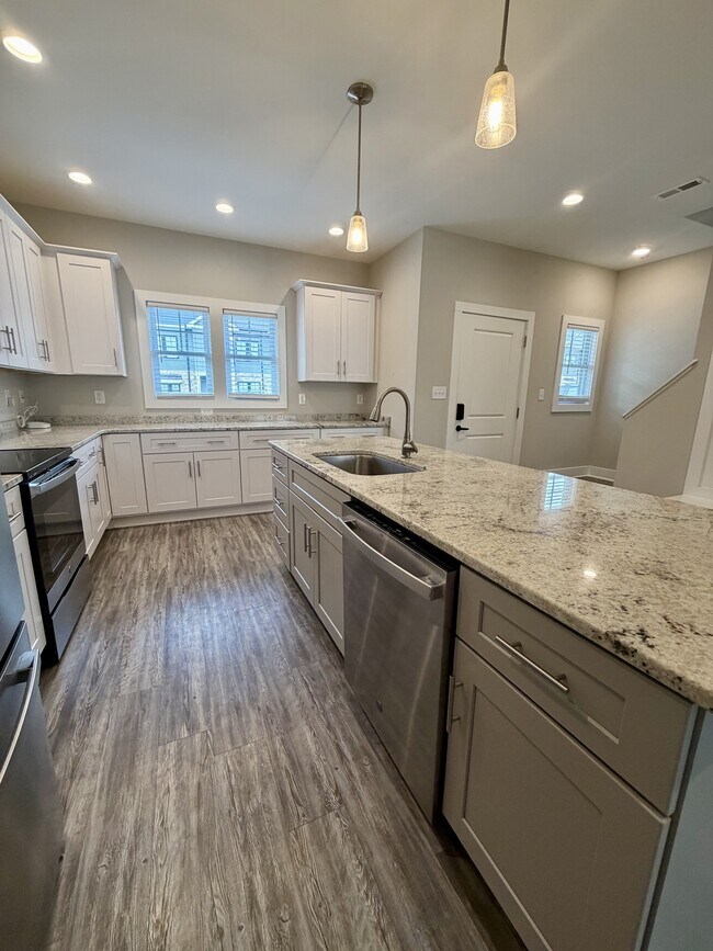 Building Photo - 52 Cuddington Ln