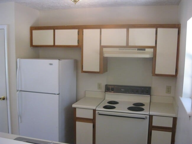 Building Photo - 252 Stonebridge Dr