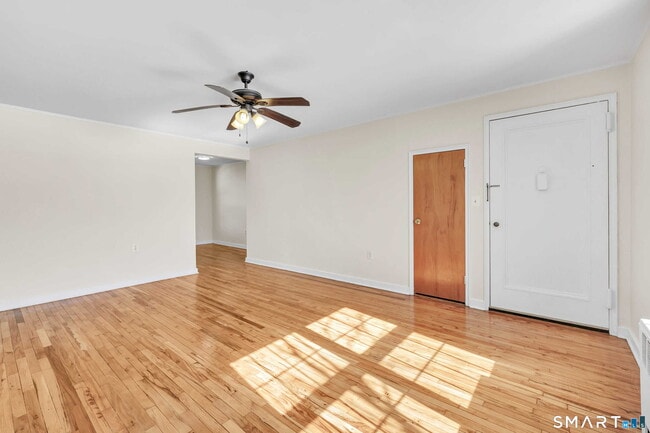 Building Photo - 33 Nob Hill Cir