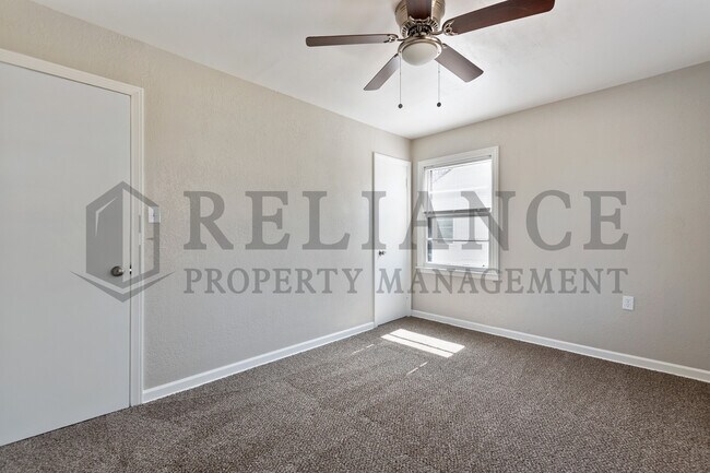Building Photo - 1562 Floberta St