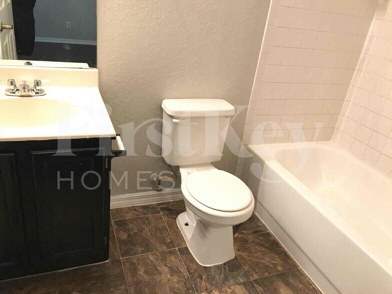 Building Photo - 4743 Luther Ave