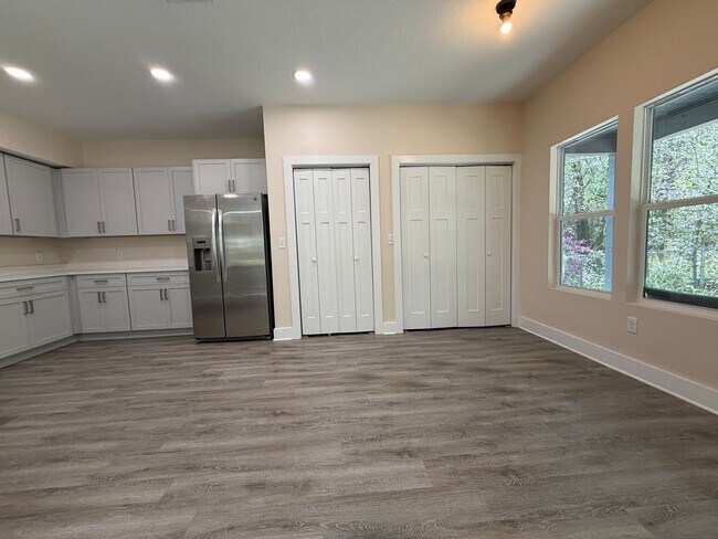 Building Photo - 4409 NW 31st Ave