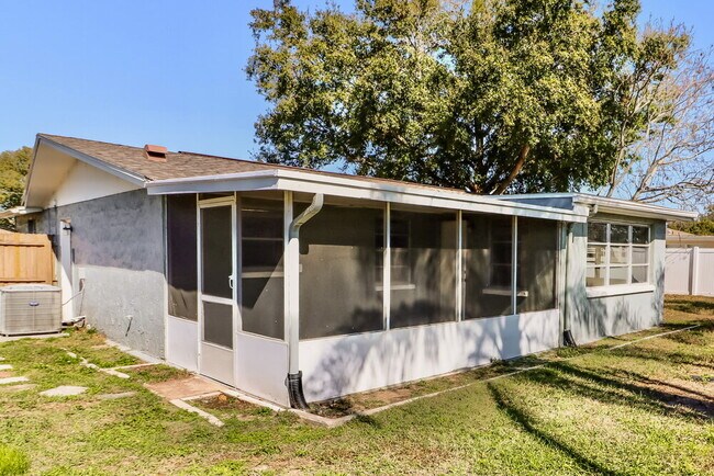 Building Photo - 6226 9th Ave