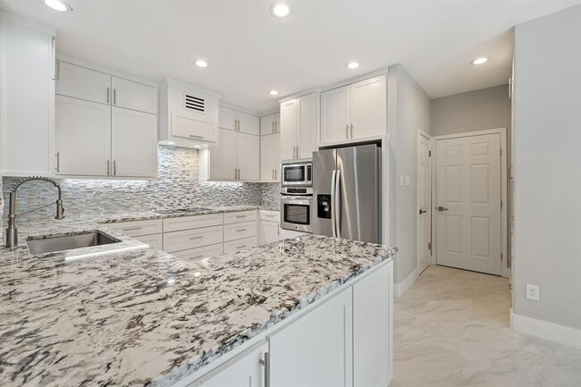 Building Photo - 581 Rupen Dr
