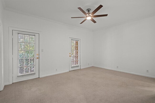 Building Photo - 506 W 33rd St
