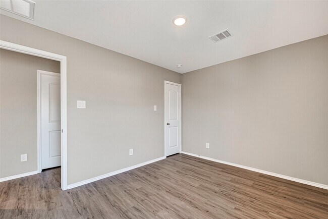 Building Photo - 14529 Lily Plns Dr