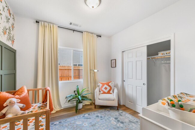 Building Photo - 2325 Wagon Wheel Ave