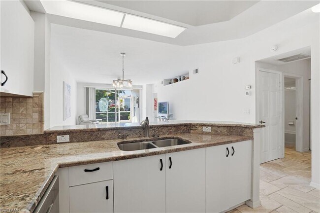 Building Photo - 2460 Old Groves Rd