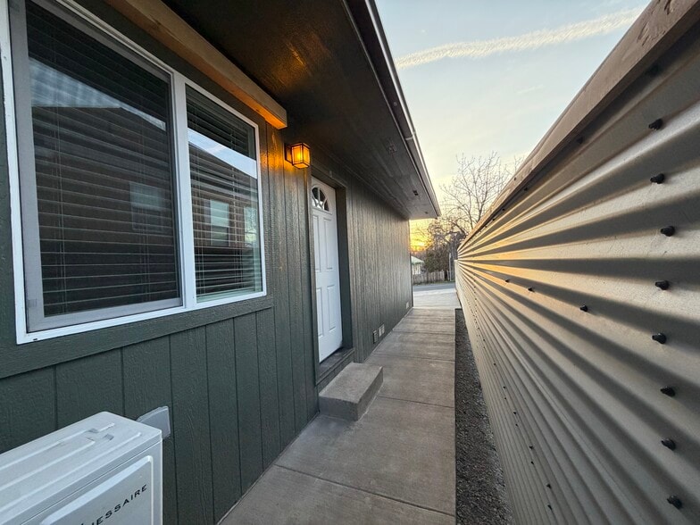 Building Photo - 1528 Wilford Ave