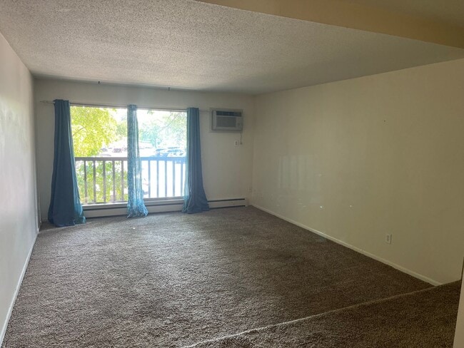 Building Photo - Maintenance-Free Living By The Beach