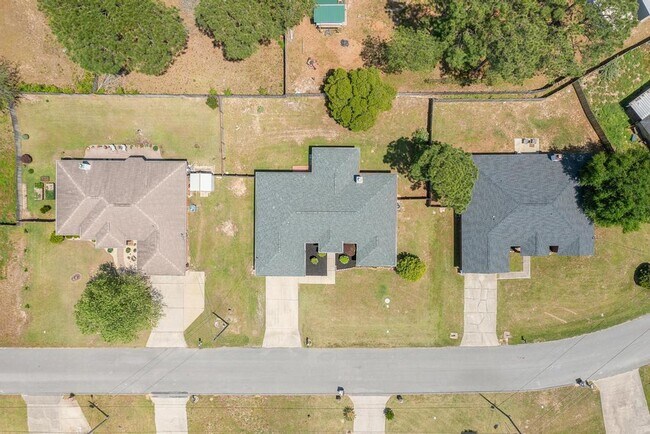 Building Photo - 1236 Northview Dr