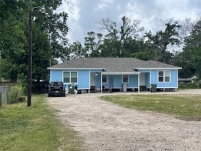Building Photo - 21882 Russell Dr