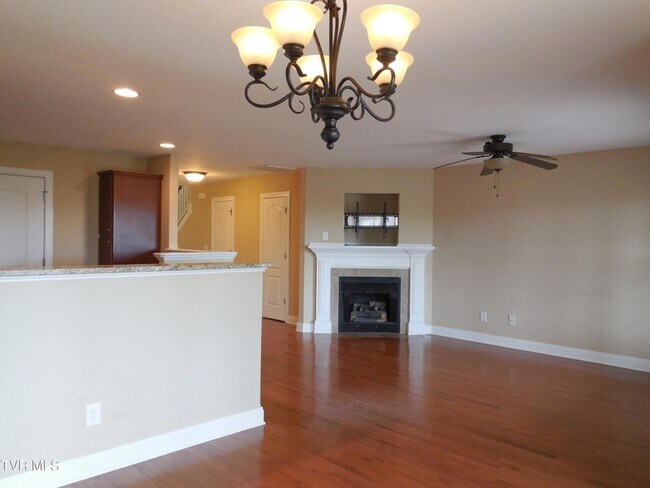 Building Photo - 341 Coldwater Dr