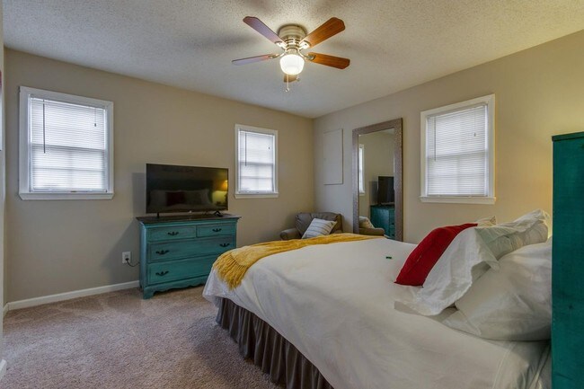 Bedroom 1 - 221 Fishburne St