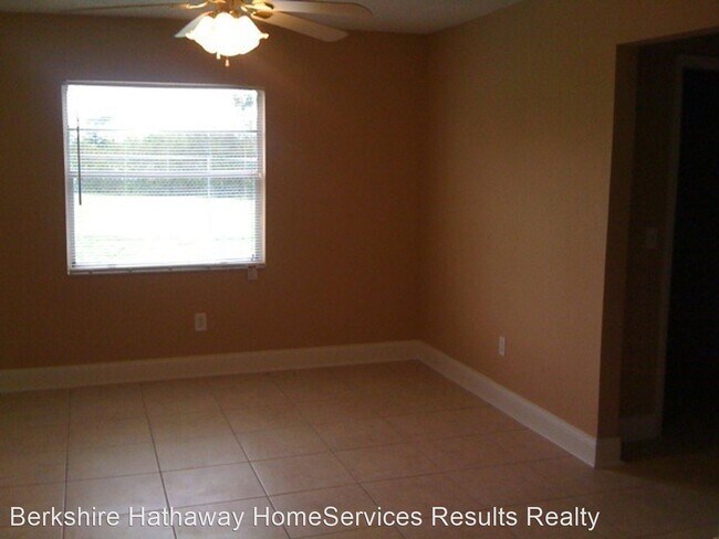 Building Photo - 3 br, 2 bath House - 519 Iowa Woods E Cir