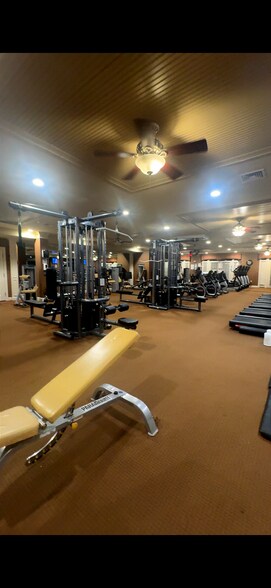Building Photo - 1402 Round Pointe Dr
