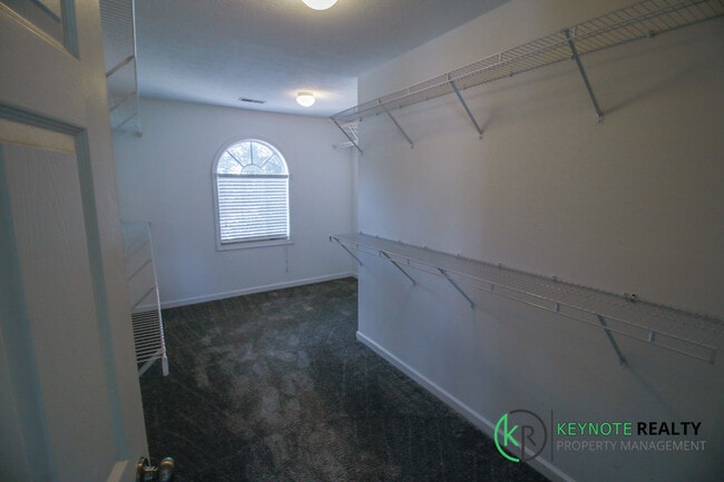 Building Photo - 6927 Erie Dr