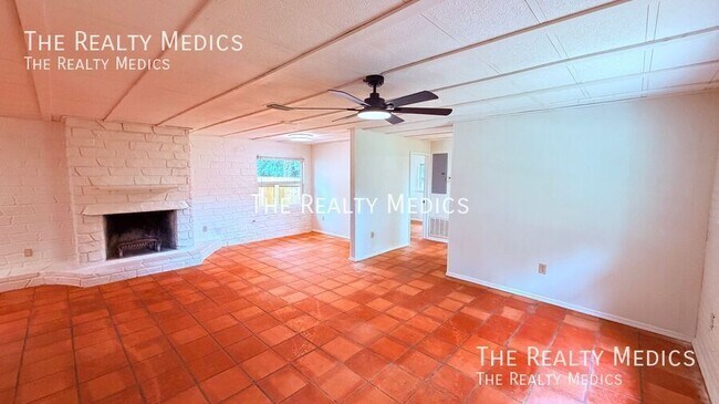 Building Photo - 31061 Lochmore Cir