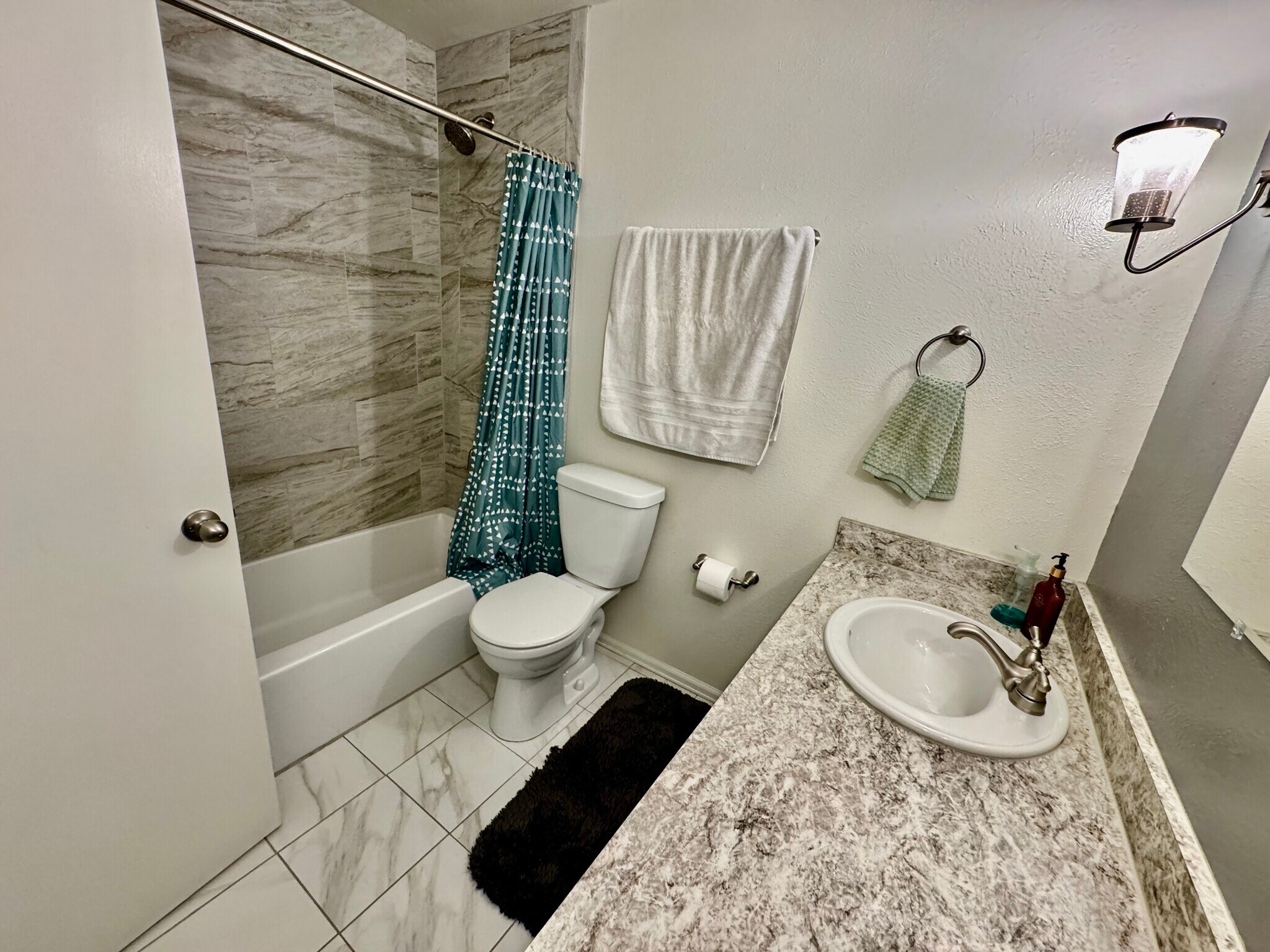 Building Photo - 5841 W 108th Ave