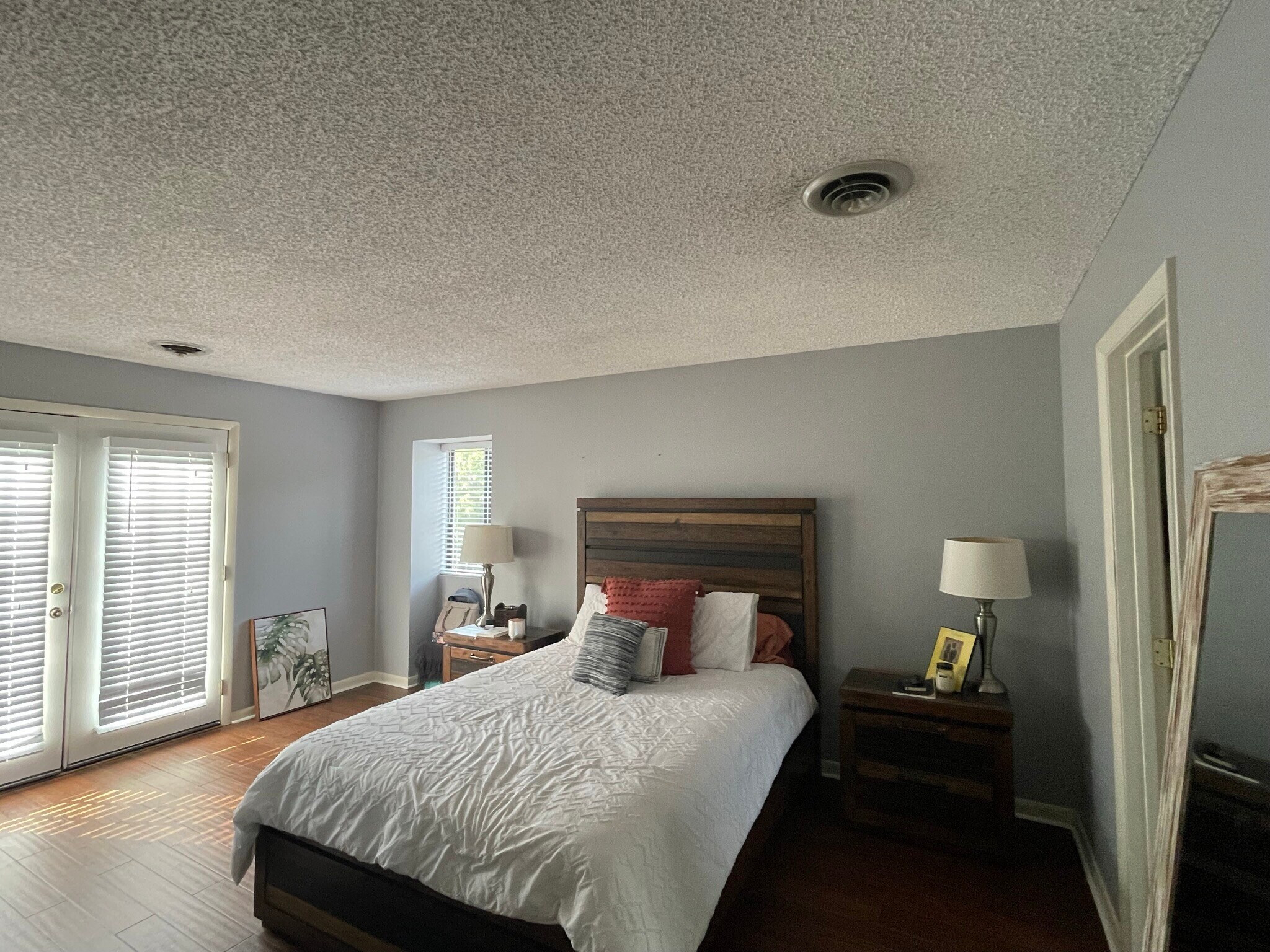 Building Photo - 2425 Cypress Ct